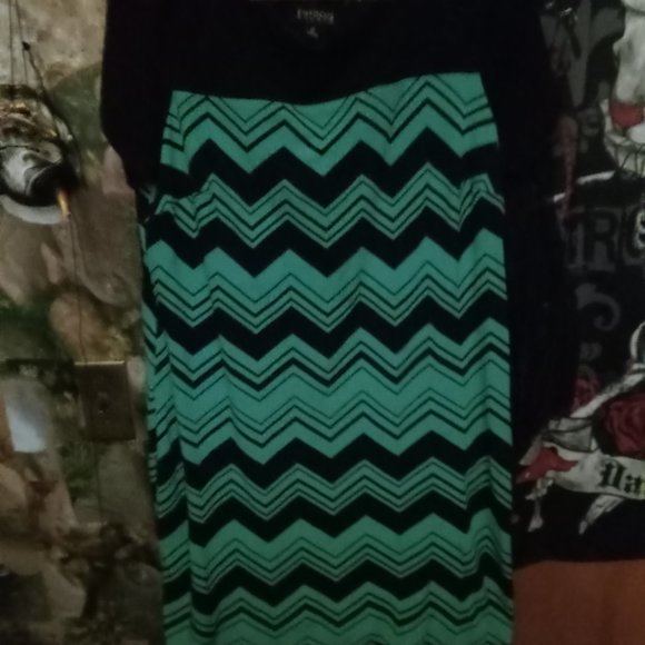 Sleeveless Dress - Picture 2 of 4